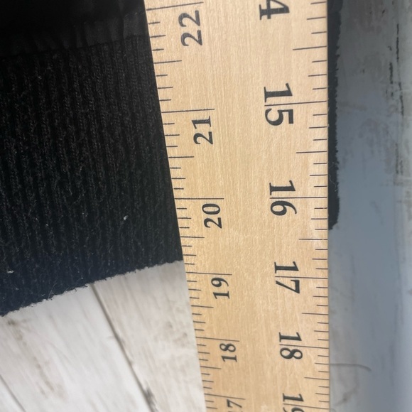 Tommy Hilfiger Black Puffer Jacket with Fur Hood - Picture 8 of 16